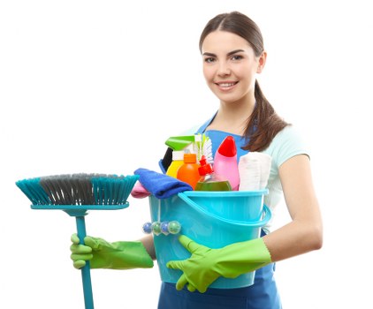 Oven cleaner working in a central London residential property
